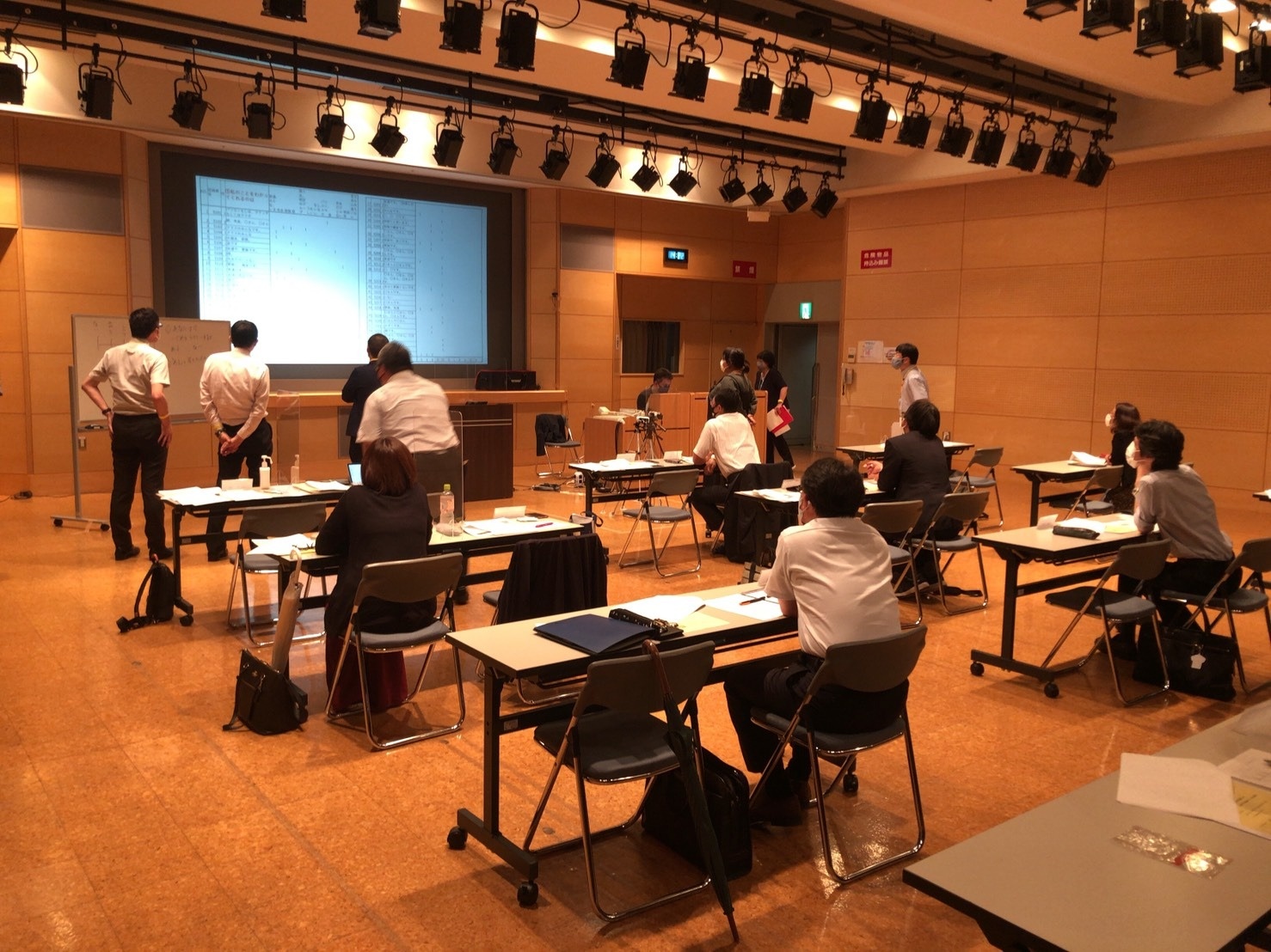 いじめ問題大人サミットの様子